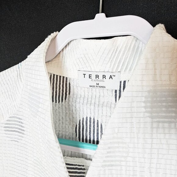 Terra sj Apparel White and Metallic Sheer Cardigan Blazer - Picture 3 of 4